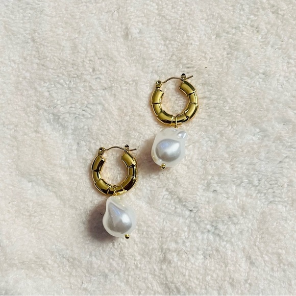 Gold pearl drop Hoop summer 2025 Earrings - Picture 1 of 2